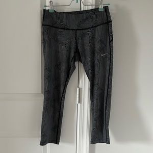 Nike cropped patterned leggings